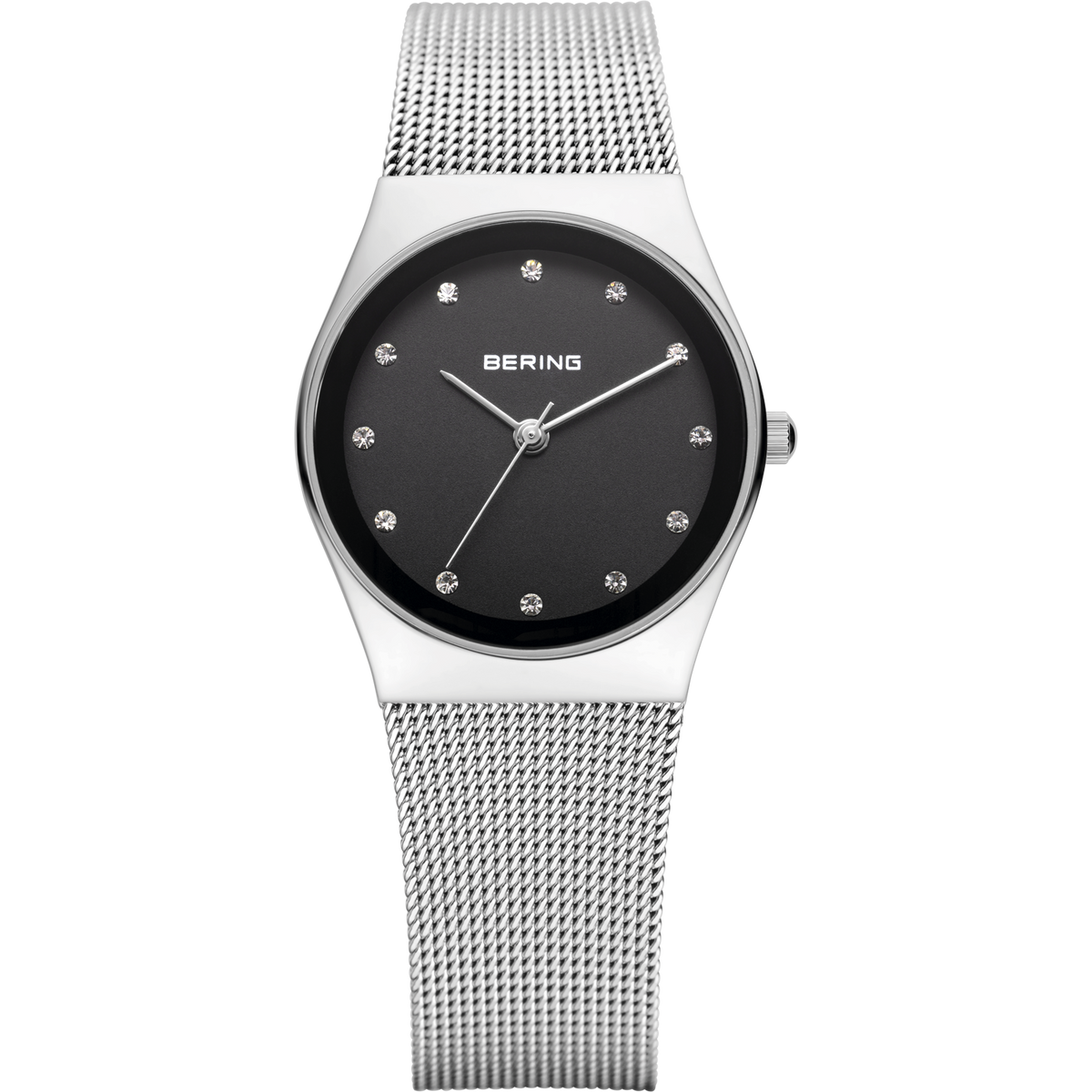 Reloj BERING de frente: esfera negra con índices brillantes, caja plateada ovalada y correa de malla plateada.