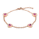 Pulsera de cadena rosada con cuatro corazones rosa intenso de borde brillante, dispuesta en óvalo.